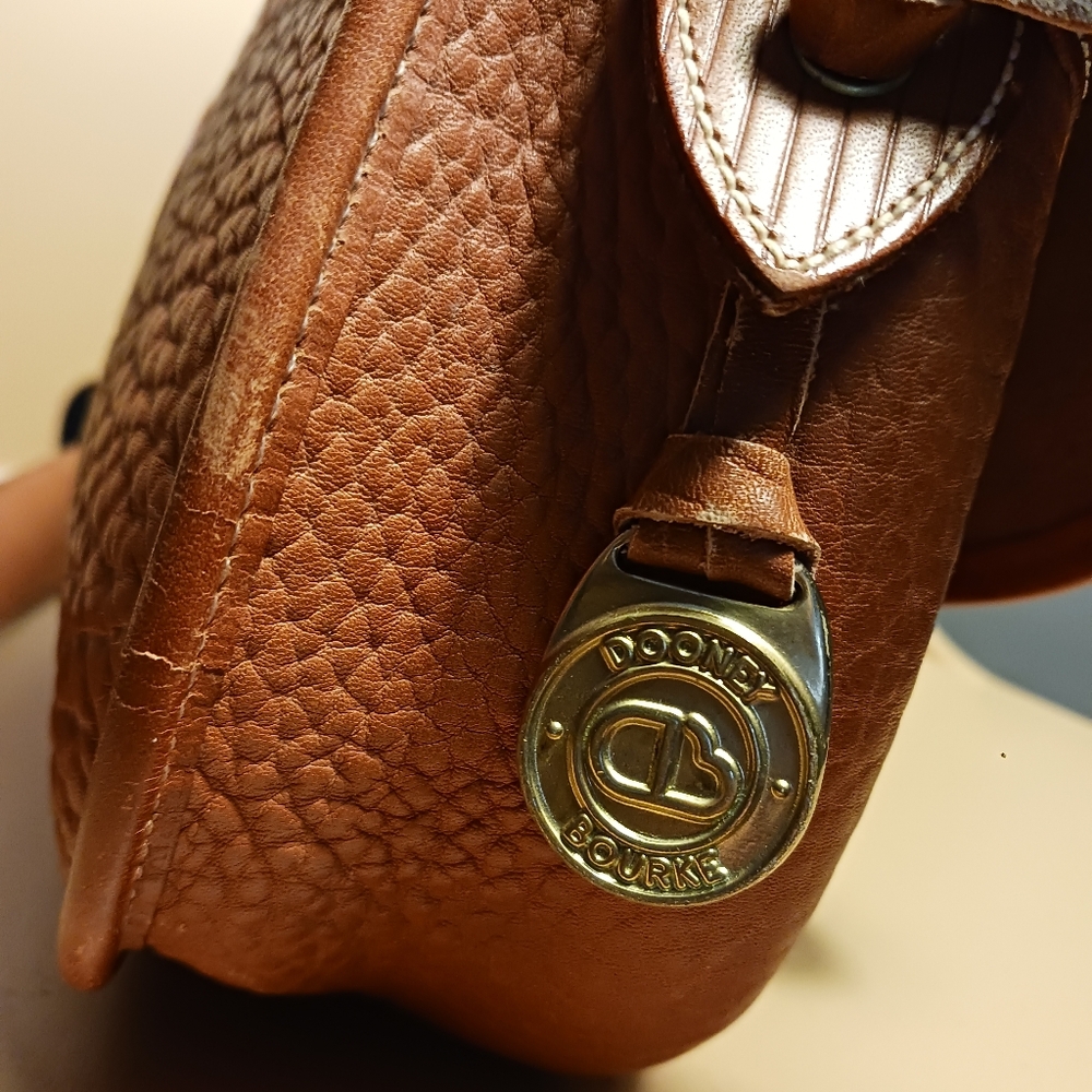 Vintage DOONEY & BOURKE Elegant Brown Leather Crossbody Bag - Picture 7 of 16